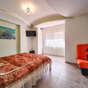 Villa Elena